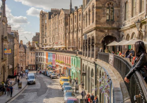 Гостиница West Bow just off Royal Mile  Эдинбург